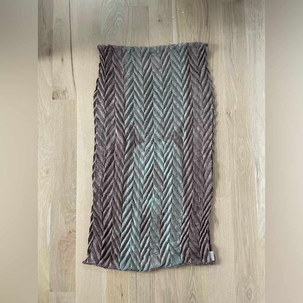 Metallic Knit Scarf - Picture 6 of 9